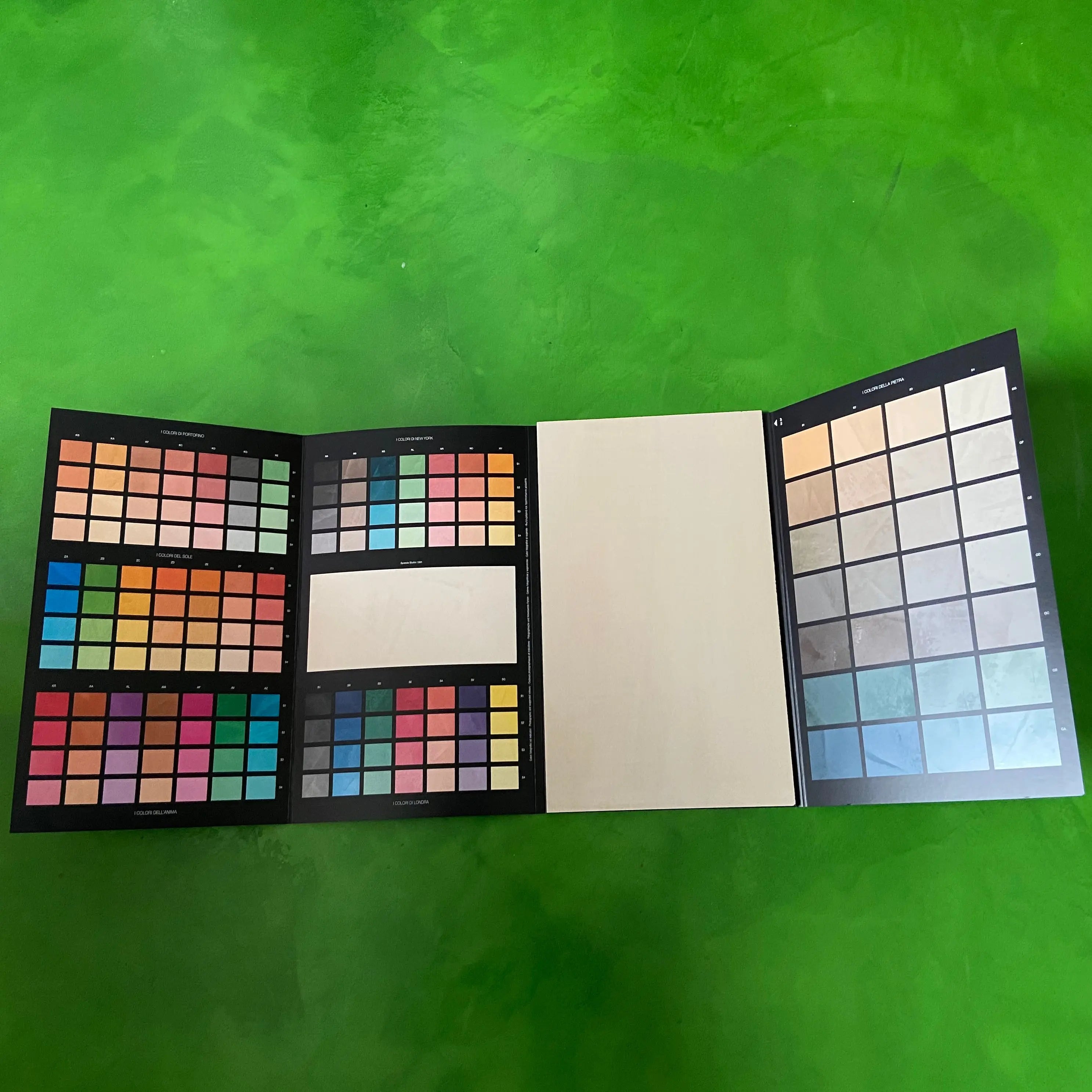 Spatula Stuhhi Sample Brochure - Stucco Veneziano UK