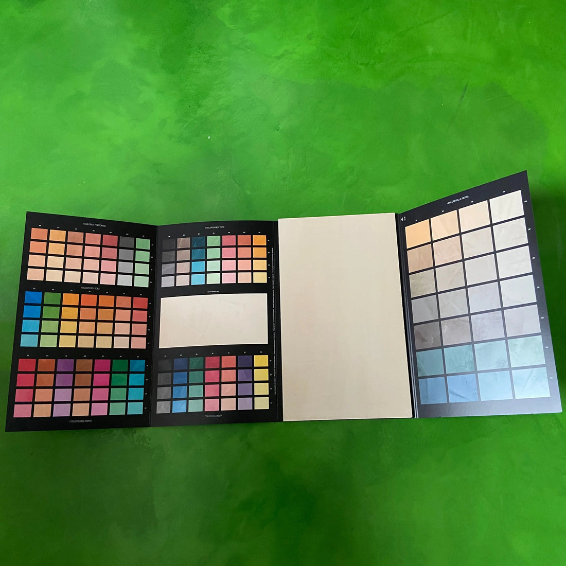 Spatula Stuhhi Sample Brochure - Stucco Veneziano UK