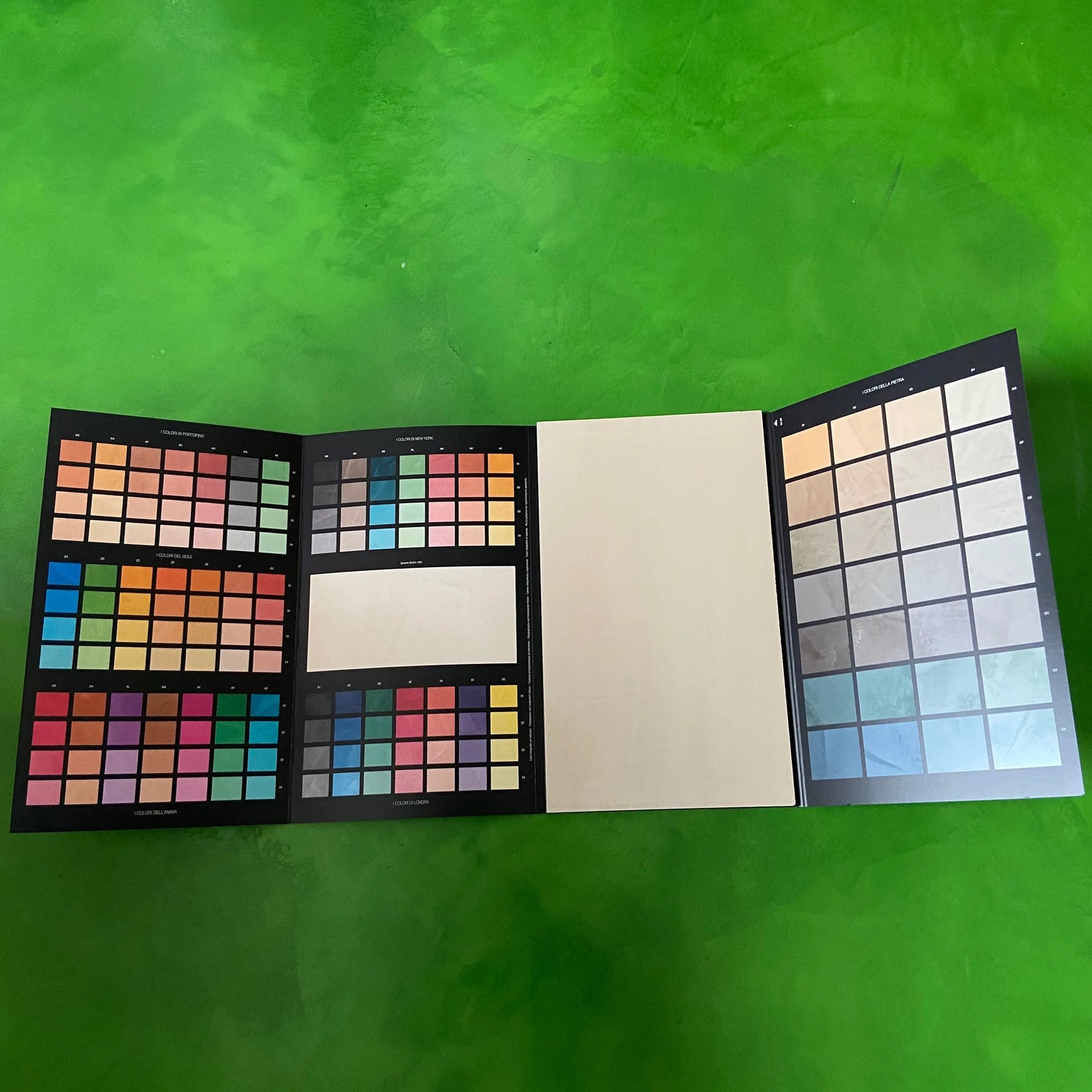 Spatula Stuhhi Sample Brochure - Stucco Veneziano UK